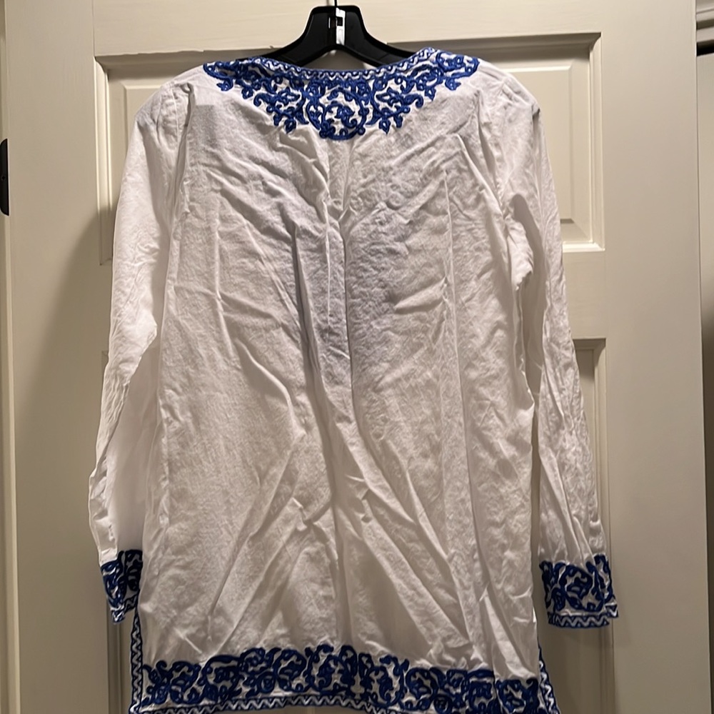 Top - Picture 2 of 2